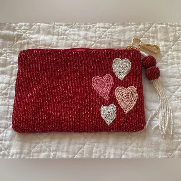 Red Beaded Heart Clutch - Picture 8 of 10